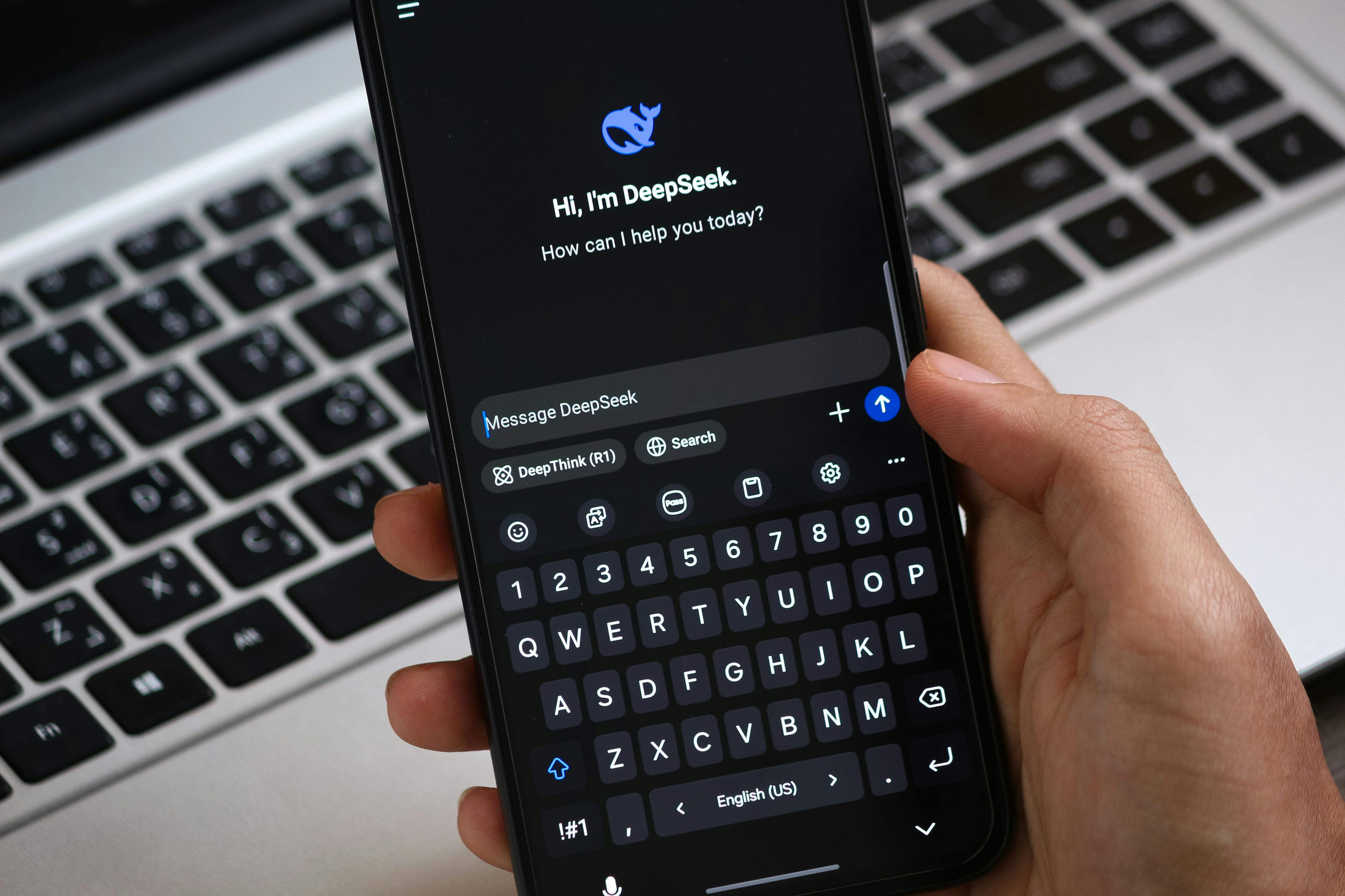 政企與大模型激情狂飆 務必系好數據“安全帶”